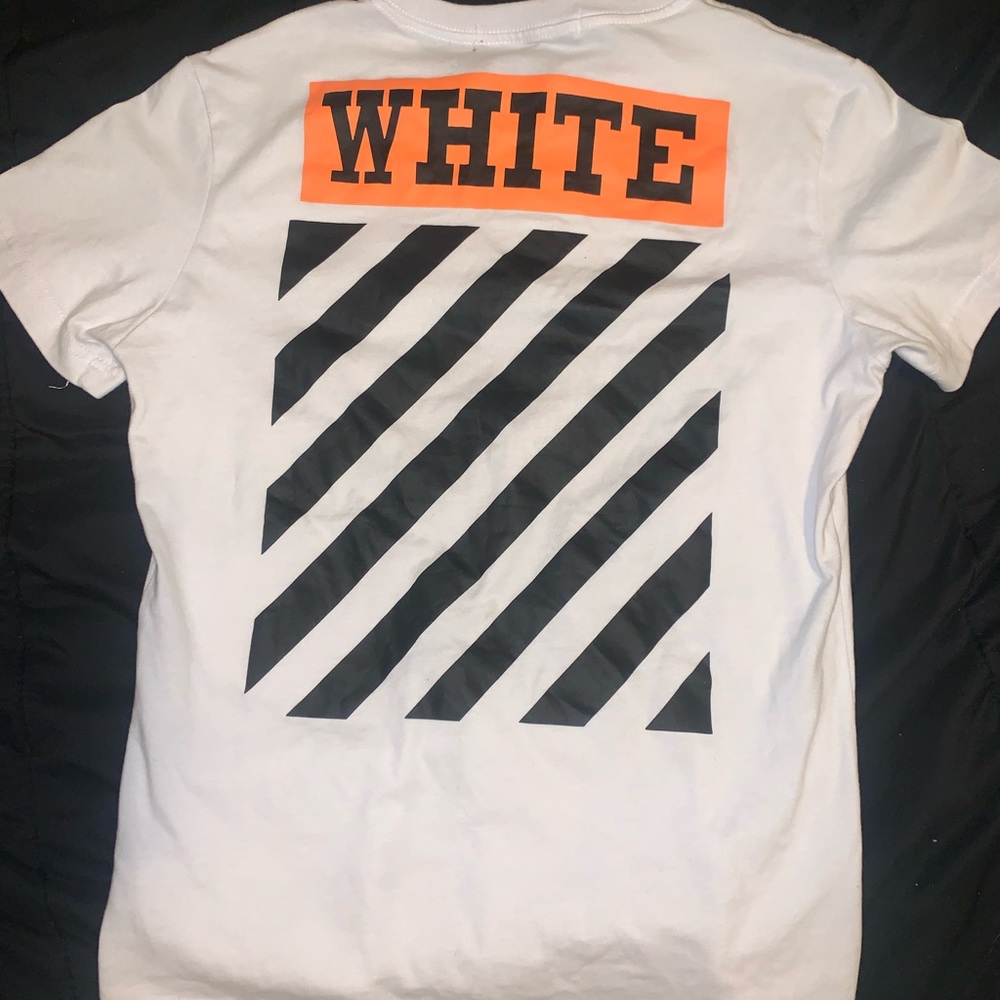 Off-White Plain T-Shirt (Men’s Size: S)
